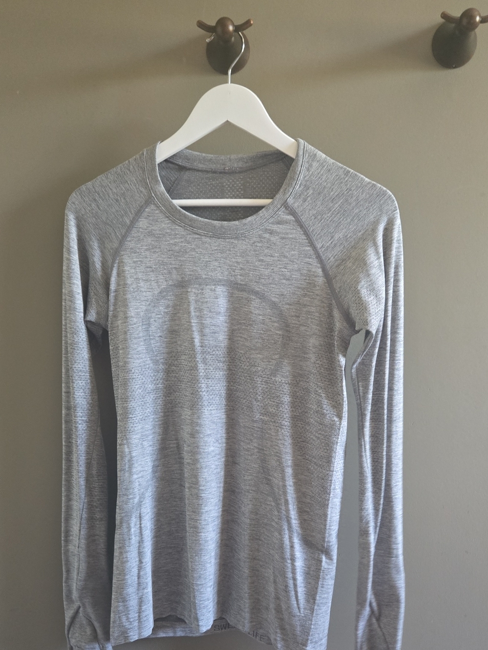 lululemon athletica Women's Long Sleeve Seamless Grey Top